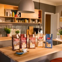 Melitta Kaffee BellaCrema LaCrema Ganze Bohne, Mittelstarke Kaffeebohnen, 8er Pack, 8 X 1000g 12 Melitta Kaffee BellaCrema LaCrema Ganze Bohne, Mittelstarke Kaffeebohnen, 8er Pack, 8 X 1000g -Bon Cafe Store 250aa6c2240eecf61b42f27cb0e380c7