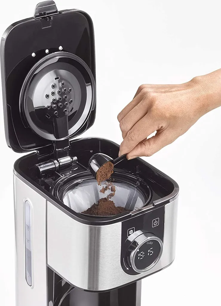 CASO Selection C12 - Design-Kaffeemaschine Für Bis Zu 12 Tassen Kaffee, 1,5 L Wassertank, Edelstahlgehäuse, Warmhaltefunktion, Timer, Inkl. Permanentfilter 8 CASO Selection C12 - Design-Kaffeemaschine Für Bis Zu 12 Tassen Kaffee, 1,5 L Wassertank, Edelstahlgehäuse, Warmhaltefunktion, Timer, Inkl. Permanentfilter – Bild 6